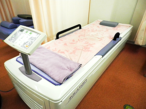 戸頭まごのて接骨院　ベッド